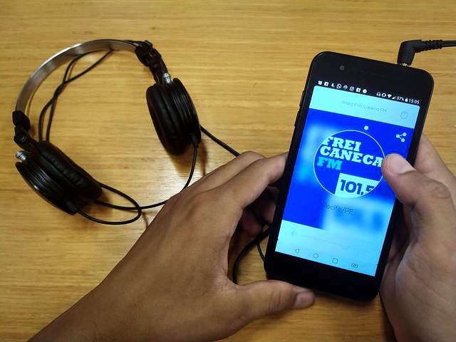 Frei Caneca FM agora pode ser ouvida por meio de aplicativo no celular.