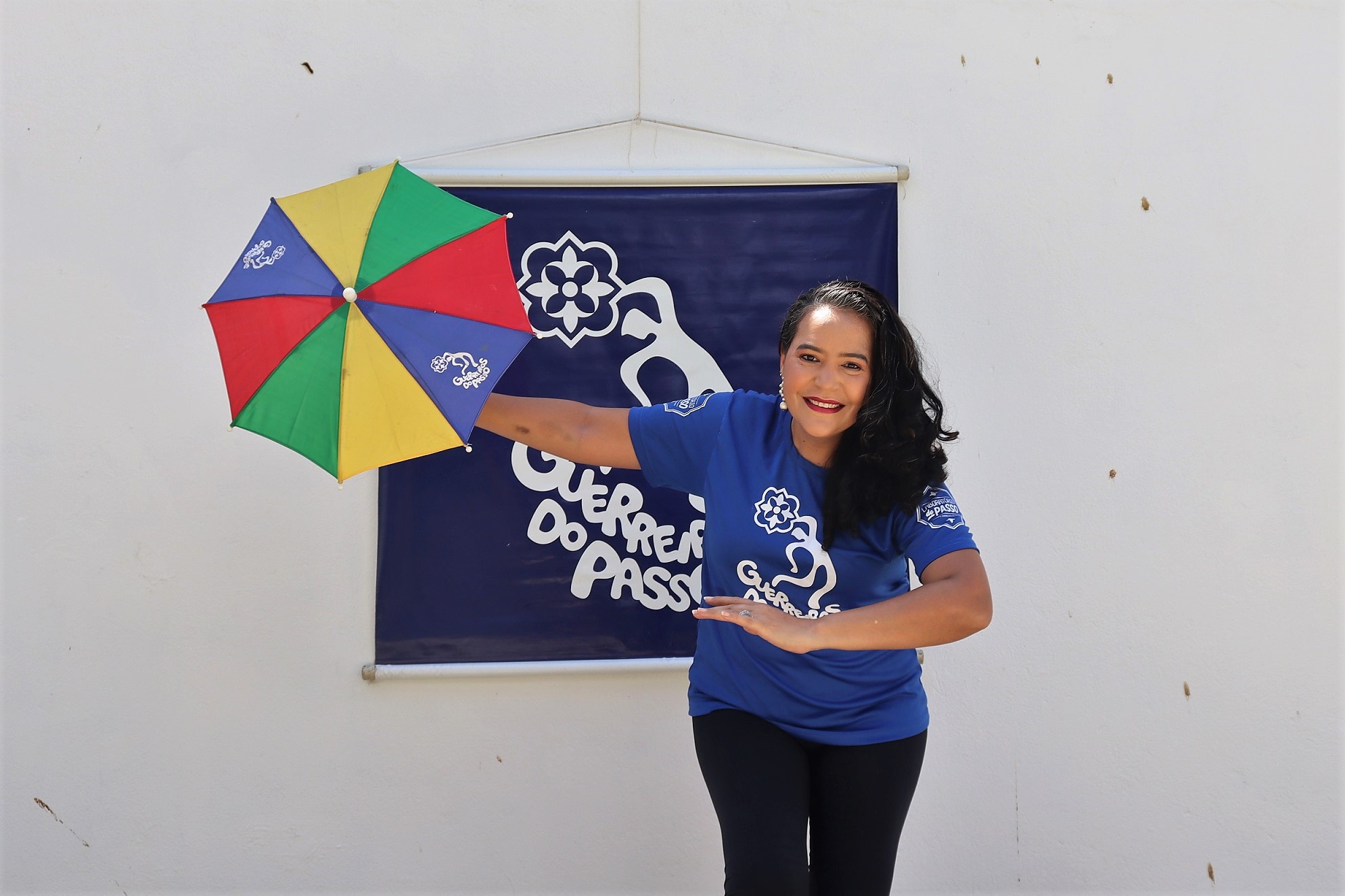 Lucélia Albuquerque, professora de dança e integrante do grupo Guerreiros do Passo, participa de uma das produções. | Foto: Maíra Passos.