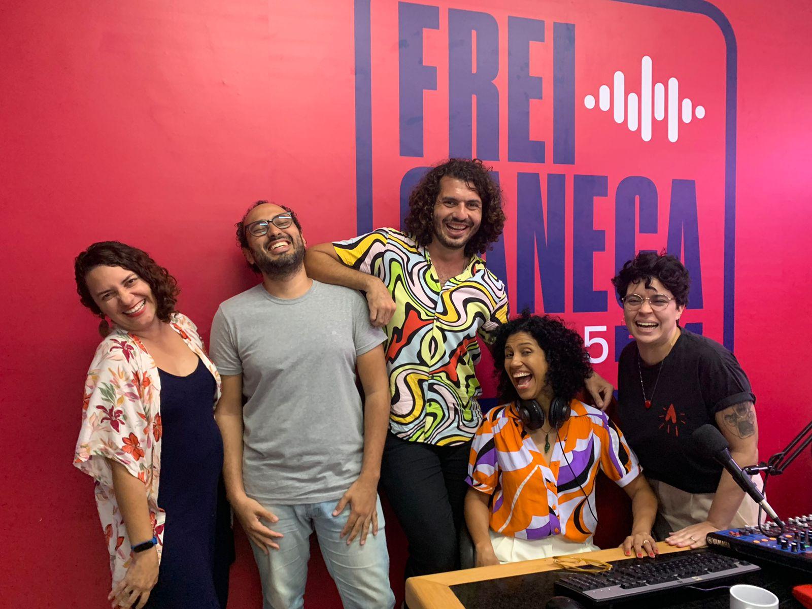 Luizy Silva, Diego Oliver, Alex Carvalho, Janaína Serra e Gabriele apresentam o "Aquecimento para as Estreias da Sociedade Civil". Foto: Bárbara Bittencourt