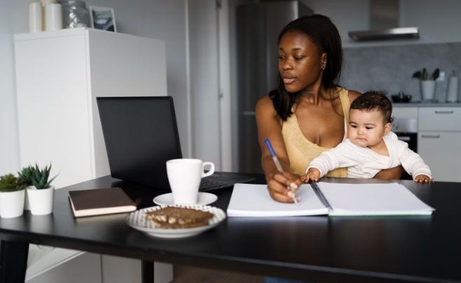 #TBT101 | Mamas, Minas e Manas pauta as dificuldades de mulheres mães na academia