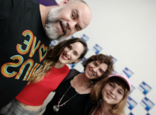 Da esquerda para a direita: O apresentador Patrick Torquato, Kira Aderne, Joana Knobbe e Gabriela Deptulski.