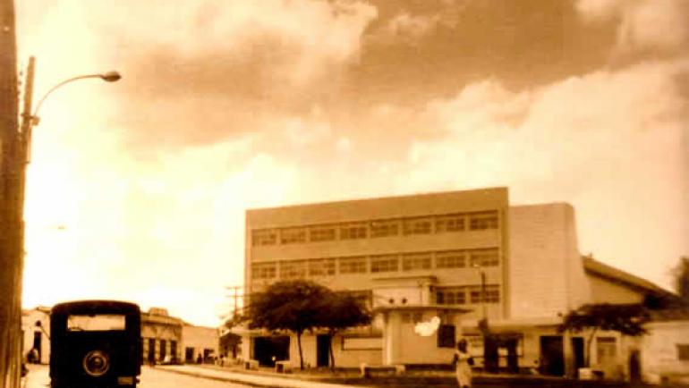 Os Cinemas de Rua do Recife apresenta o Cineteatro Iracema